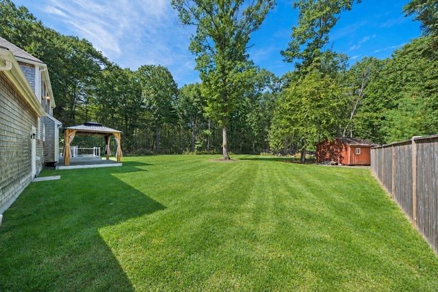 4 Bruce Rd, Holbrook, MA 02343