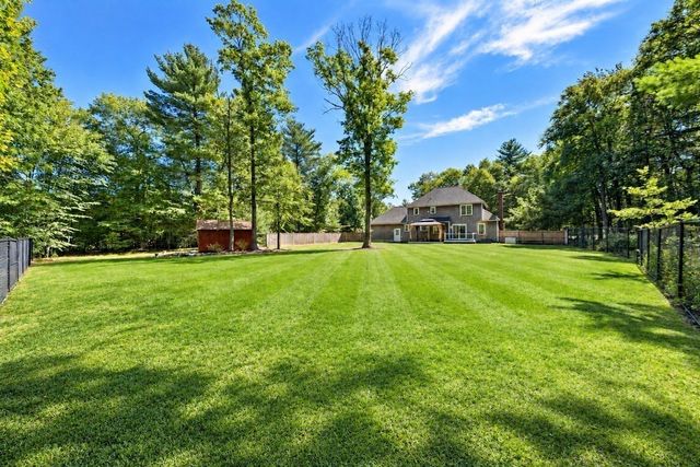 4 Bruce Rd, Holbrook, MA 02343