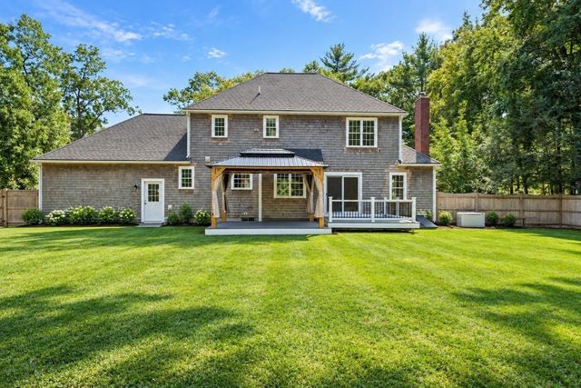 4 Bruce Rd, Holbrook, MA 02343