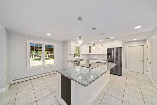 4 Bruce Rd, Holbrook, MA 02343