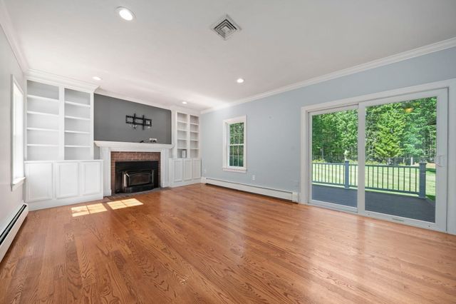4 Bruce Rd, Holbrook, MA 02343