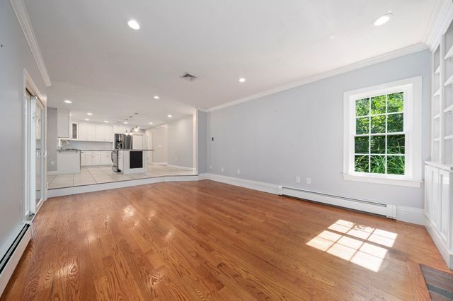 4 Bruce Rd, Holbrook, MA 02343