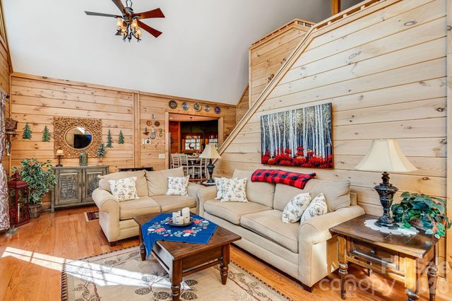 158 Raven Boulevard, Lake Lure, NC 28746