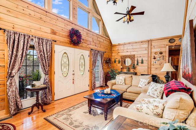 158 Raven Boulevard, Lake Lure, NC 28746