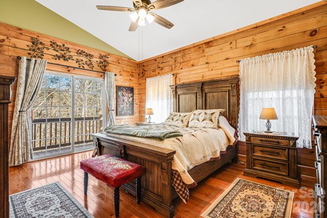 158 Raven Boulevard, Lake Lure, NC 28746