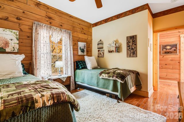 158 Raven Boulevard, Lake Lure, NC 28746