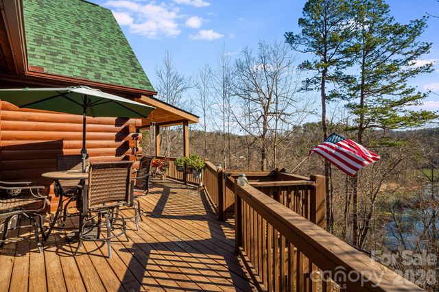 158 Raven Boulevard, Lake Lure, NC 28746