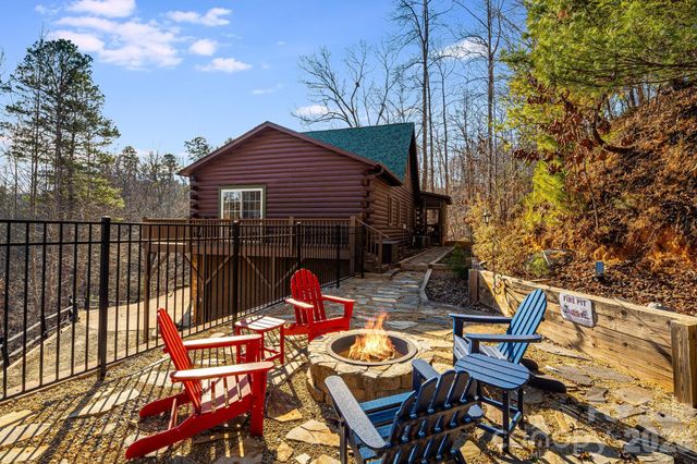 158 Raven Boulevard, Lake Lure, NC 28746