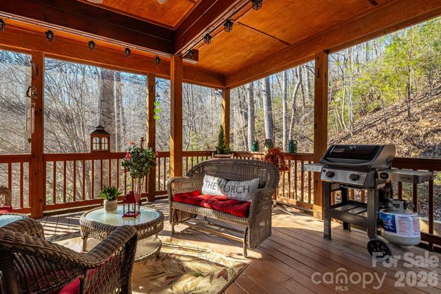 158 Raven Boulevard, Lake Lure, NC 28746