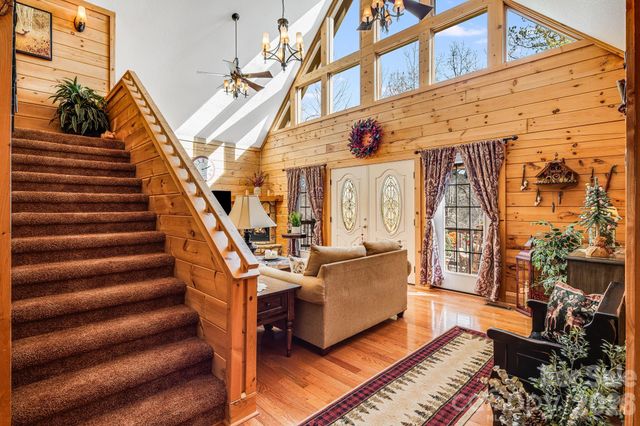 158 Raven Boulevard, Lake Lure, NC 28746