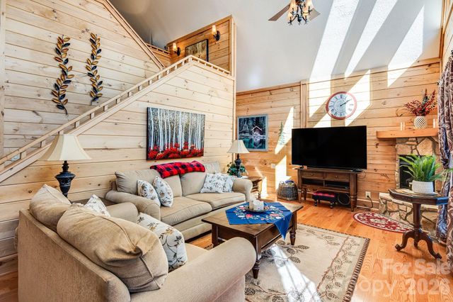 158 Raven Boulevard, Lake Lure, NC 28746