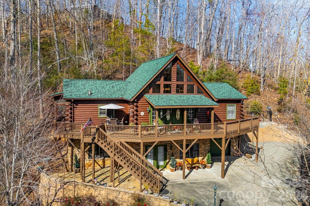 158 Raven Boulevard, Lake Lure, NC 28746