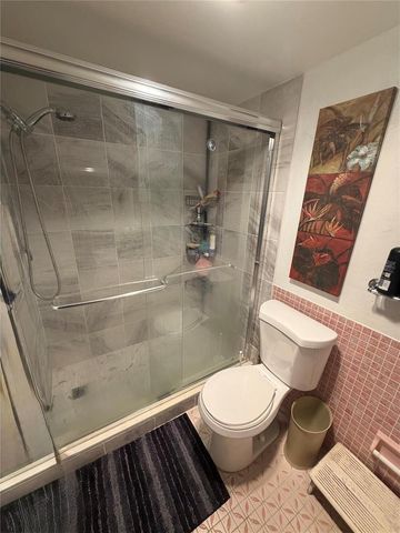 4851 NW 21st 403, Lauderhill, FL 33313