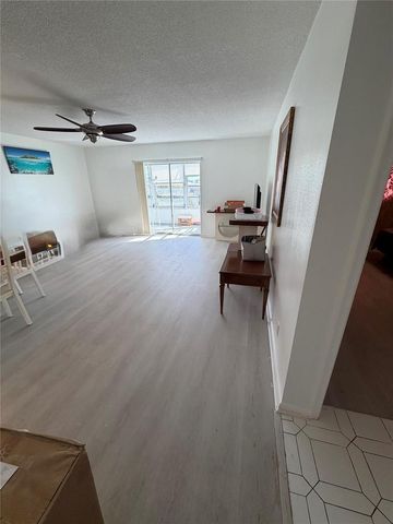 4851 NW 21st 403, Lauderhill, FL 33313