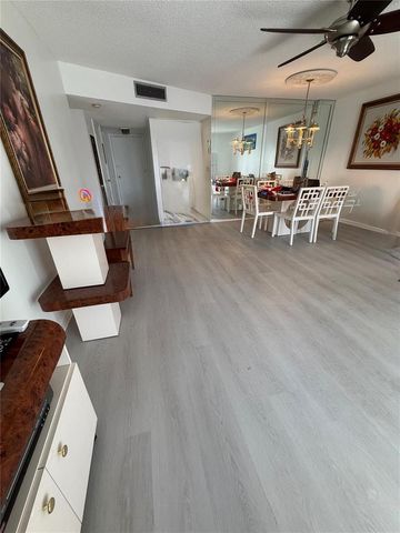 4851 NW 21st 403, Lauderhill, FL 33313