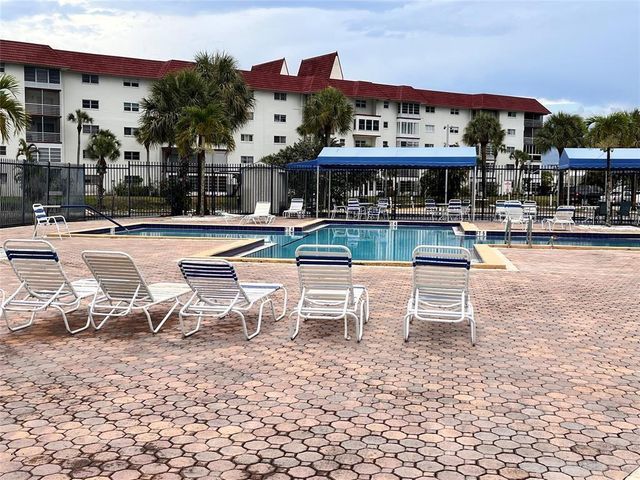 4851 NW 21st 403, Lauderhill, FL 33313