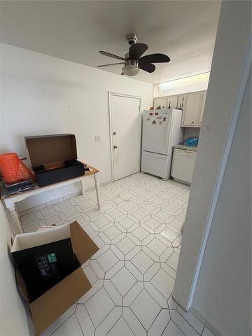 4851 NW 21st 403, Lauderhill, FL 33313