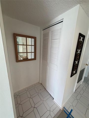 4851 NW 21st 403, Lauderhill, FL 33313