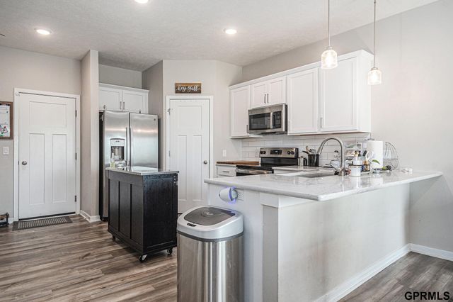 7802 N 94th Circle, Omaha, NE 68122