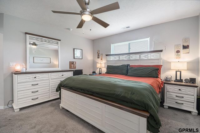 7802 N 94th Circle, Omaha, NE 68122