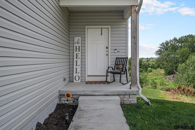 7802 N 94th Circle, Omaha, NE 68122