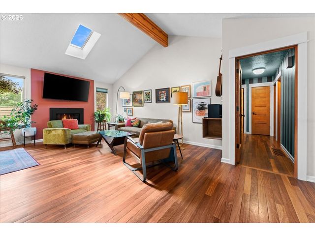 1360 Sw 19TH Dr, Gresham, OR 97080