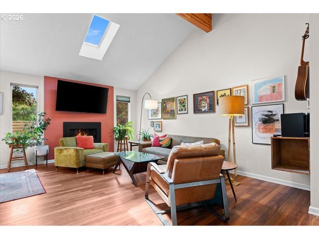 1360 Sw 19TH Dr, Gresham, OR 97080