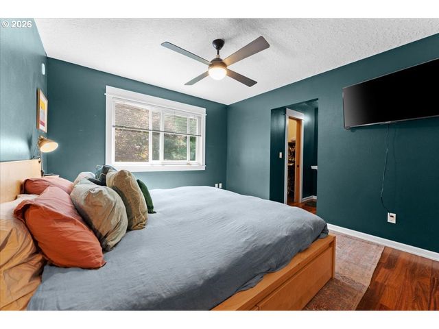 1360 Sw 19TH Dr, Gresham, OR 97080