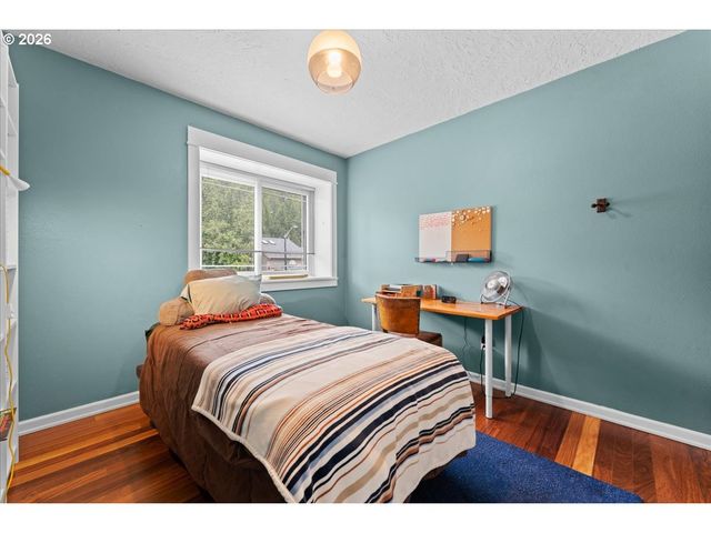 1360 Sw 19TH Dr, Gresham, OR 97080