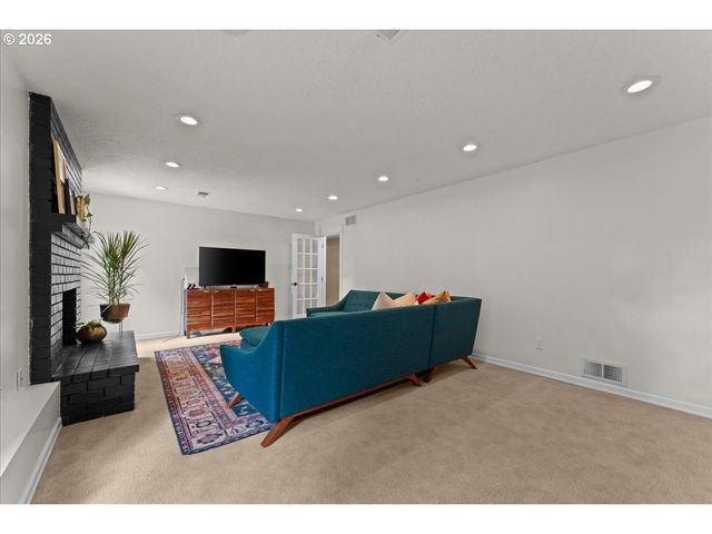 1360 Sw 19TH Dr, Gresham, OR 97080