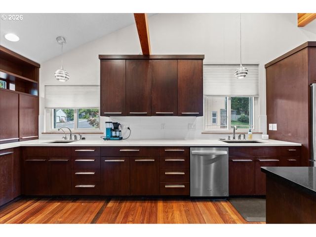 1360 Sw 19TH Dr, Gresham, OR 97080
