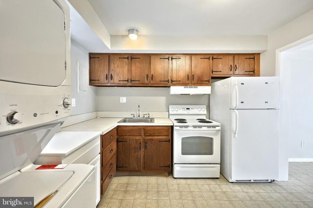 1714 DEVERS RD, York, PA 17404