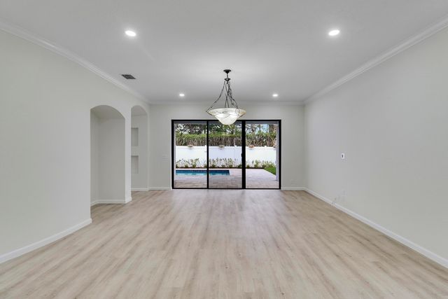 147 Sedona Way, Palm Beach Gardens, FL 33418