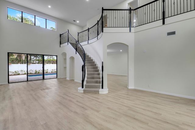 147 Sedona Way, Palm Beach Gardens, FL 33418