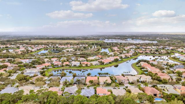 147 Sedona Way, Palm Beach Gardens, FL 33418