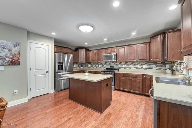 3654 Elizabeth Drive, Vermilion, OH 44089