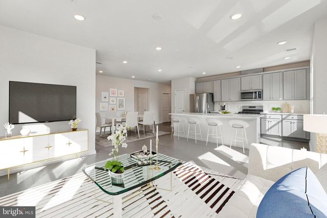 1 CULVERT DR #207, Princeton Junction, NJ 08550