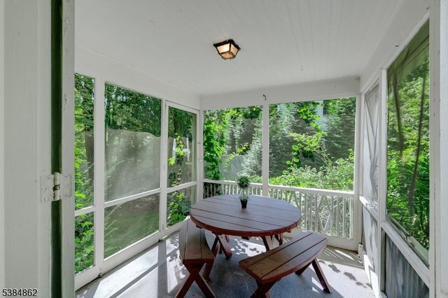 17 E Main St, Mendham Twp., NJ 07945