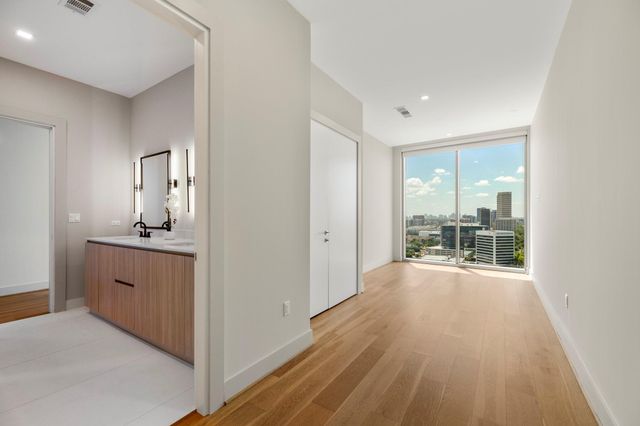 1711 Allen Parkway 2001, Houston, TX 77019