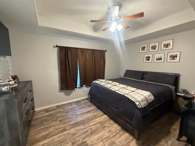 208 Sunny Ln, Mt Pleasant, TX 75455