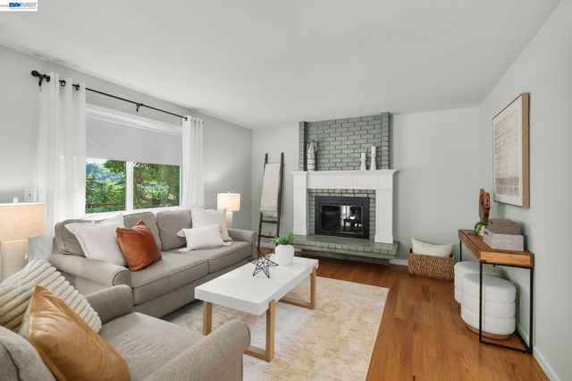 6034 Slopeview Ct, Castro Valley, CA 94552