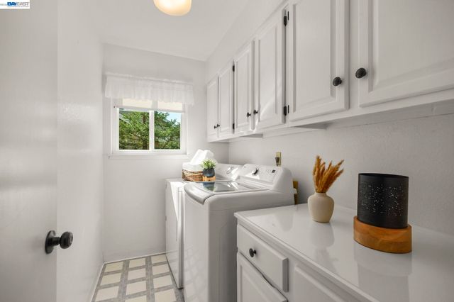 6034 Slopeview Ct, Castro Valley, CA 94552