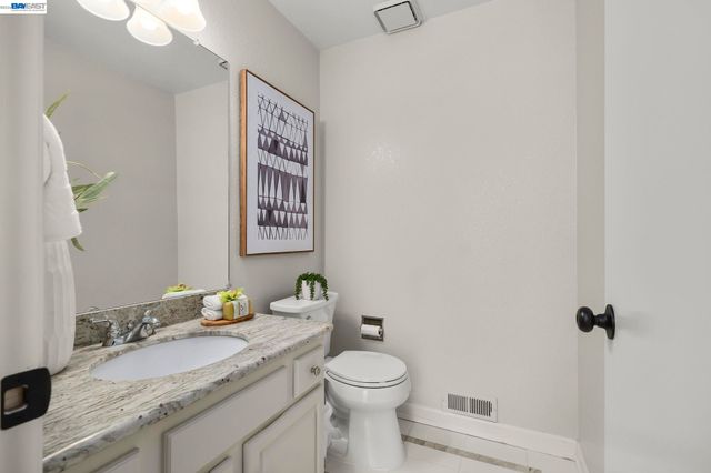 6034 Slopeview Ct, Castro Valley, CA 94552