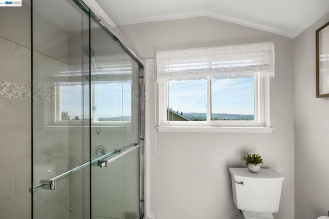 6034 Slopeview Ct, Castro Valley, CA 94552