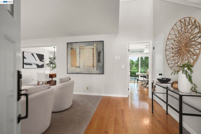 6034 Slopeview Ct, Castro Valley, CA 94552