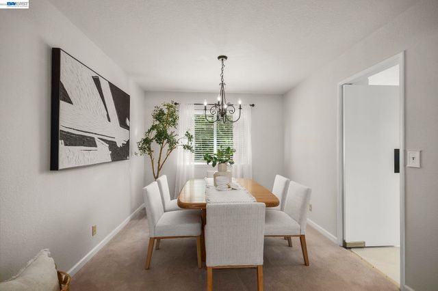 6034 Slopeview Ct, Castro Valley, CA 94552