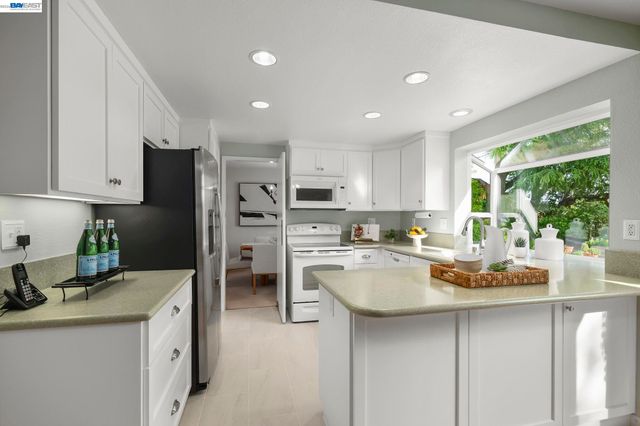 6034 Slopeview Ct, Castro Valley, CA 94552