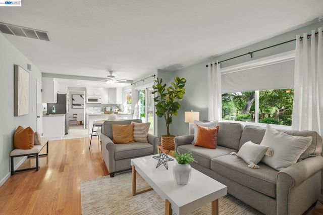 6034 Slopeview Ct, Castro Valley, CA 94552