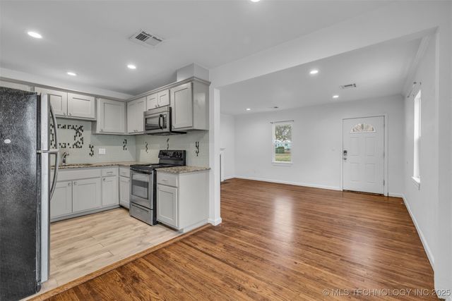 2223 S Oswego Avenue, Tulsa, OK 74114