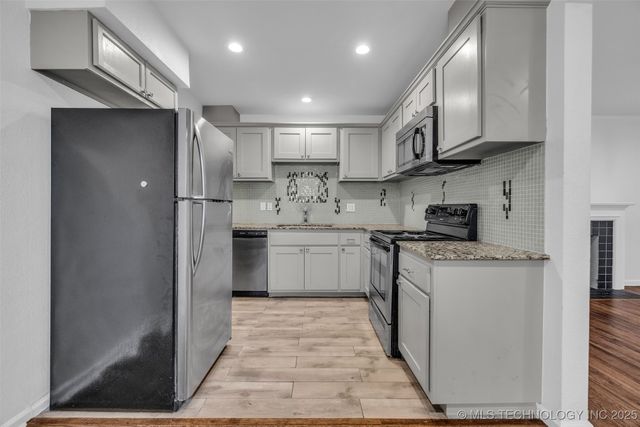 2223 S Oswego Avenue, Tulsa, OK 74114